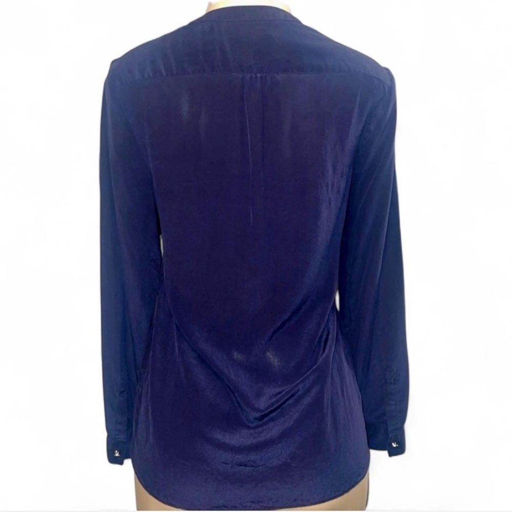 Banana Republic Navy Blue Silk V-Neck Blouse Size Small - Picture 2 of 7